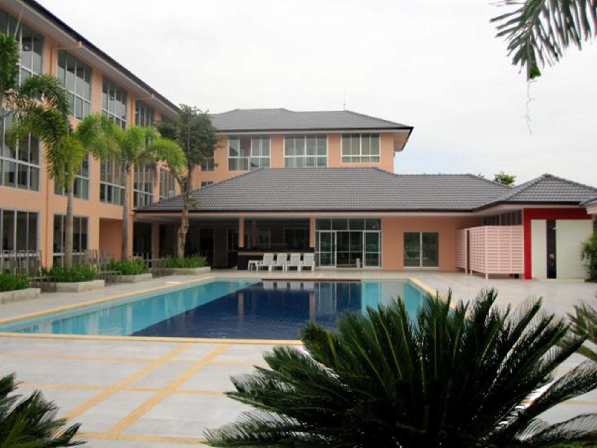 The Victory Hotel Ban Muang Daeng Exterior foto